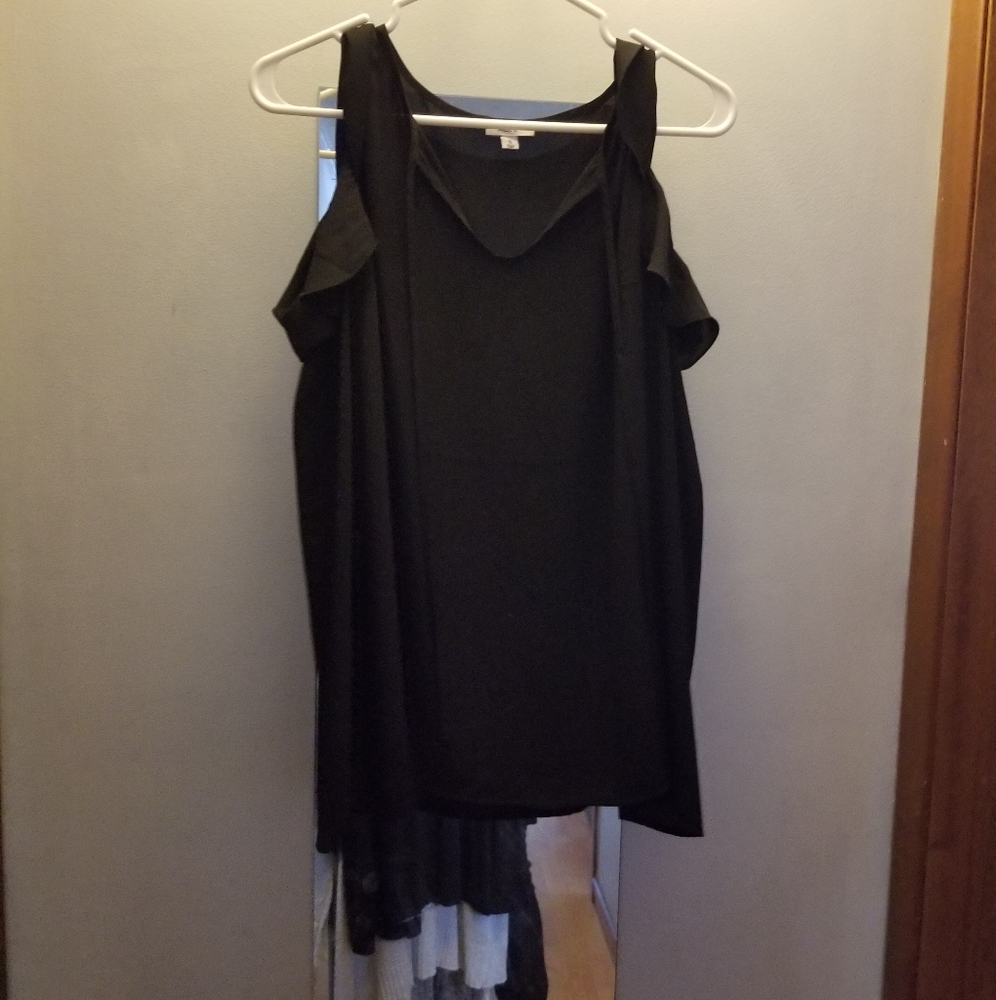 Black shoulderless long sleeve top